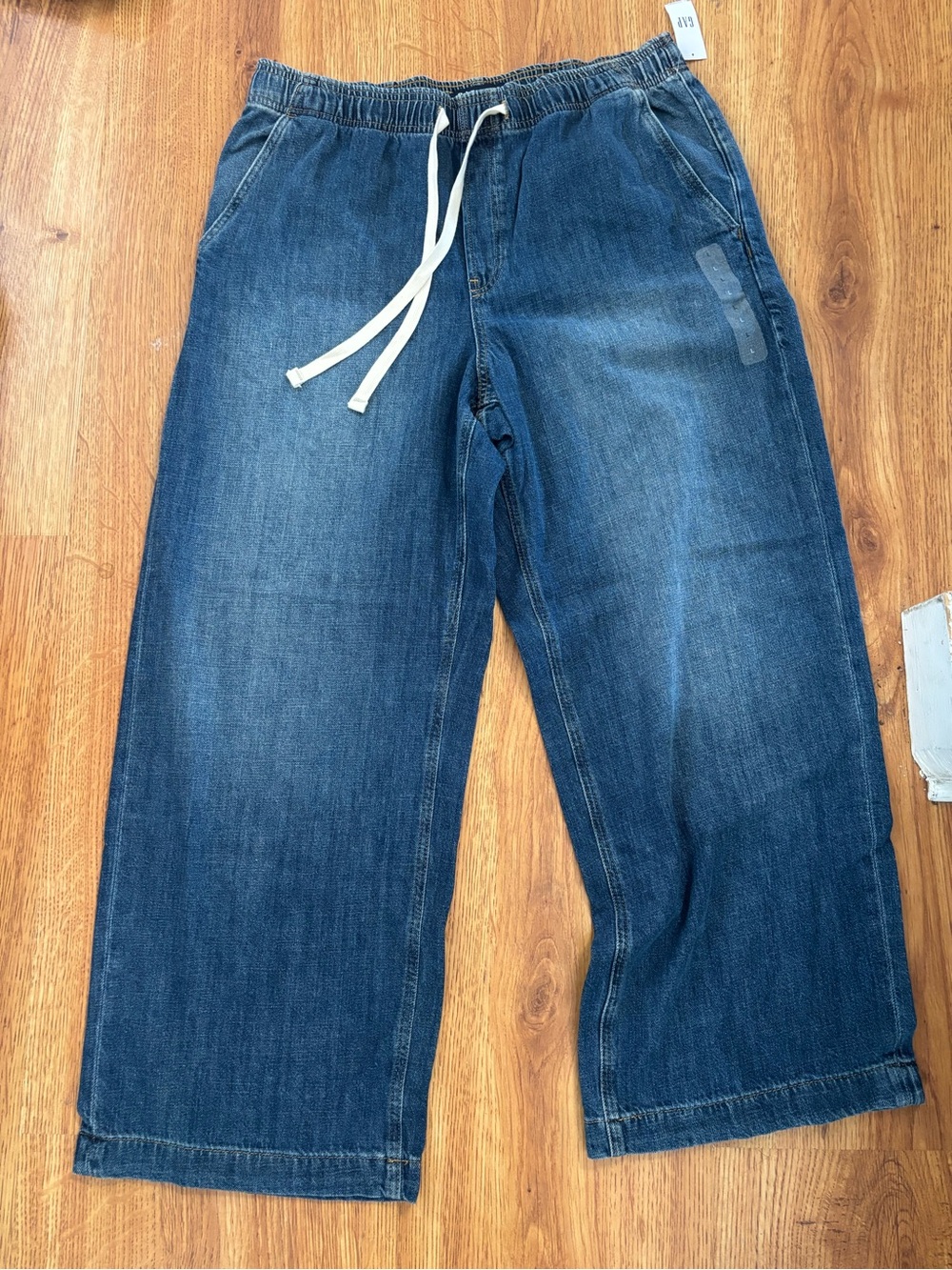 GAP High Rise Pull-On Wide-Leg Jeans